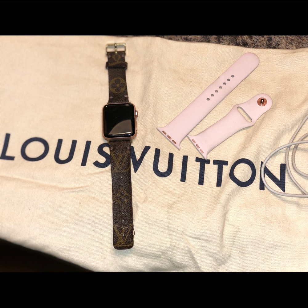 42mm Apple Watch 3 Series w/ AUTHENTIC LV Band